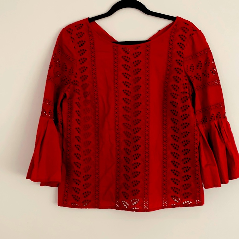Cute top from express